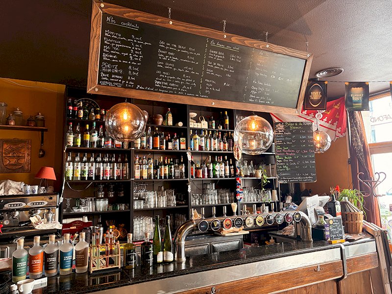 Fiche Bar festif – Des Bulles sous le Plafond