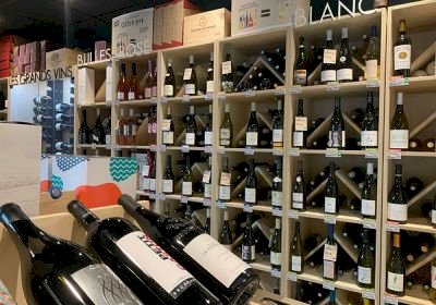 Espace cave et boutique – large choix de bières et spiritueux