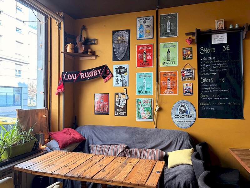 Pub à la française – Des Bulles sous le Plafond